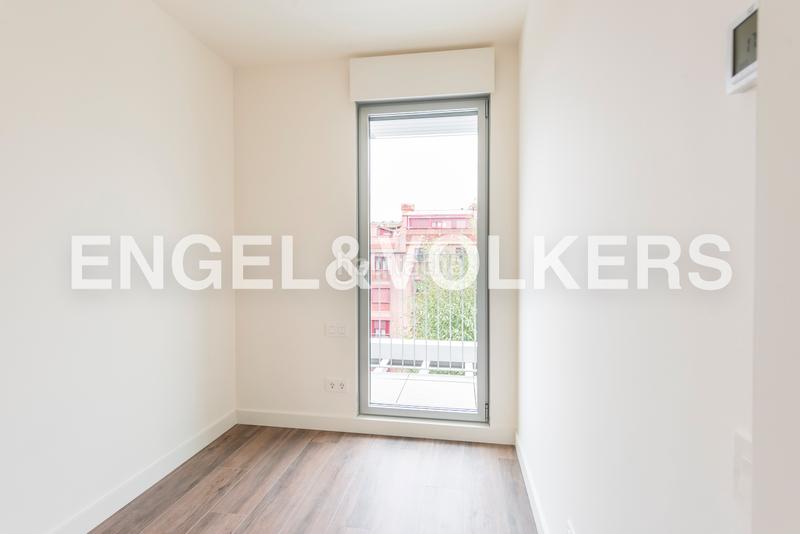 Foto 9e876738-6fcb-4513-a1d4-7c495b46f980. Location attique avec chauffage parking piscine dans Madrid