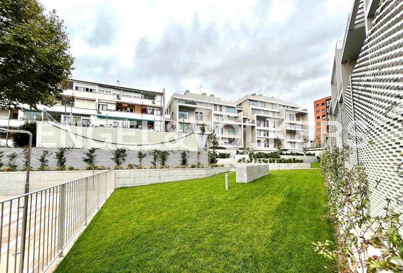 Foto a47b898b-68fd-44f6-9f08-47c0bdeaa152. Miete dachwohnung mit heizung parking pool in Acacias Madrid