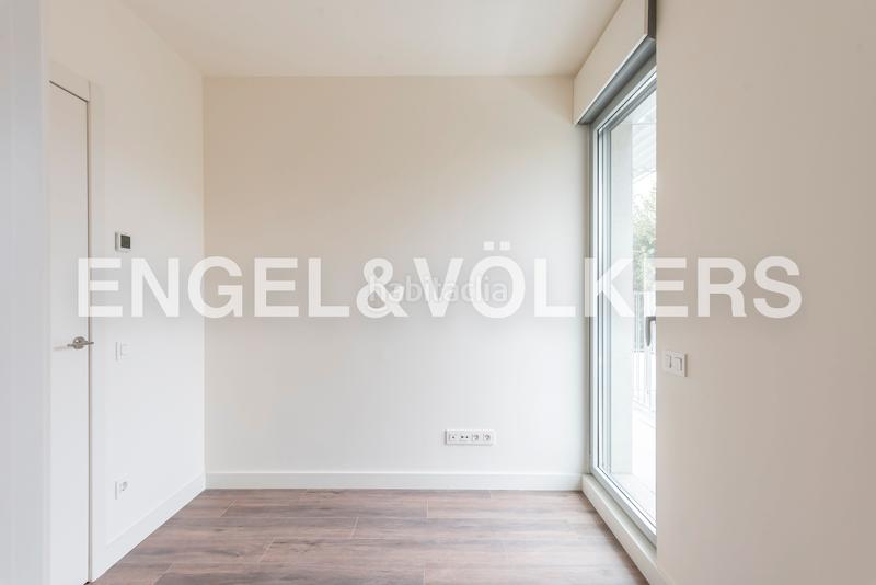 Foto b7808401-d1ef-4296-a5f7-999c578d6ee2. Miete dachwohnung mit heizung parking pool in Acacias Madrid