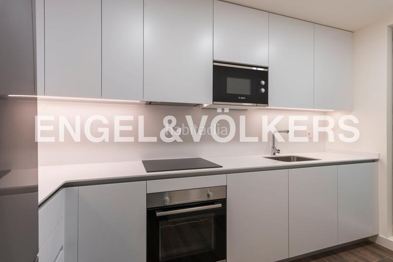 Foto ce470e27-9be4-45a8-b49e-1e7610ac60c4. Miete dachwohnung mit heizung parking pool in Acacias Madrid