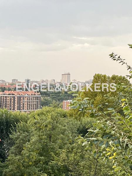 Foto ea085e44-9db0-4745-9028-c72993dbc041. Miete dachwohnung mit heizung parking pool in Acacias Madrid