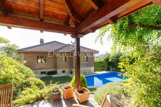 Casa a Becerril de la Sierra. Precioso unifamiliar con vistas en becerril de la sierra