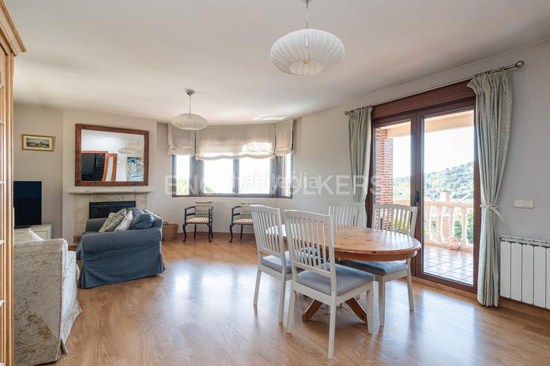 Foto f41a74cc-7a23-434c-af7b-5ccc72949c3b. House with heating parking pool in Becerril de la Sierra