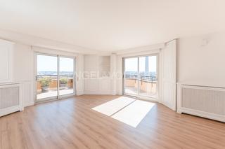 Lloguer Apartament a Estrella. Piso de 5 dormitorios, con piscina y plaza de garaje