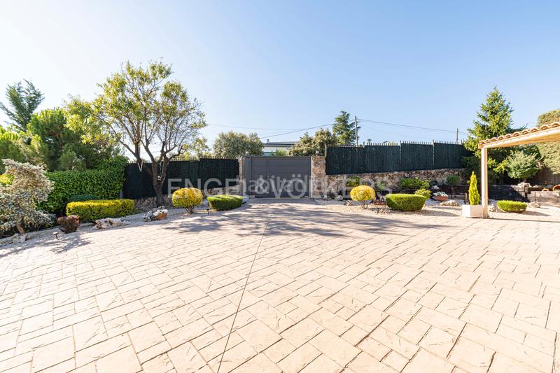 Foto 41e320b6-2594-4533-b4f1-e52d9f8b879a. Casa magnifico chalet moderno en jarabeltran en Pino Alto-Navarredonda Valdemorillo
