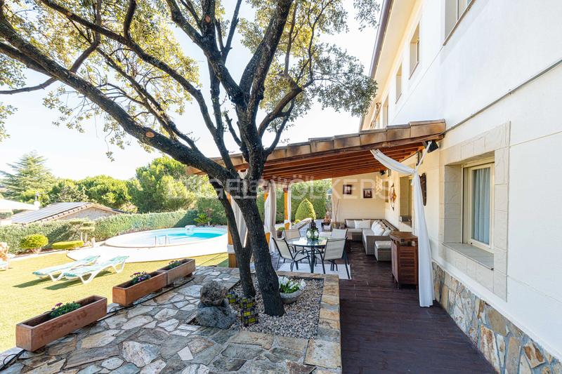 Foto 5448d89a-82d4-4ed3-854d-7bfe0a1b9bfa. Casa magnifico chalet moderno en jarabeltran en Pino Alto-Navarredonda Valdemorillo