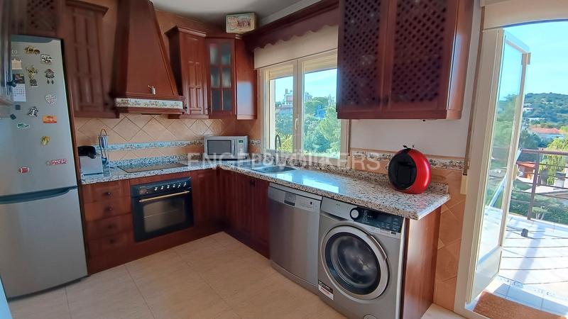 Foto 89401c6a-9ec3-4053-b786-1f4e6e7e7348. Casa magnifico chalet moderno en jarabeltran en Pino Alto-Navarredonda Valdemorillo