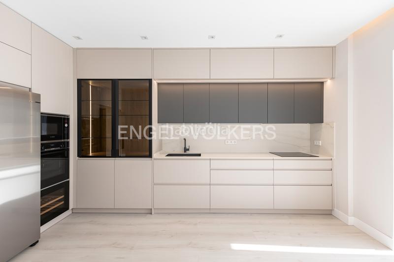 Foto 6d2f08ef-4497-408a-b842-d57311623772. Location appartement avec chauffage parking dans Lista Madrid