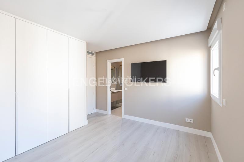 Foto d861fc45-0976-418a-98c2-9d21d9bbc8bf. Location appartement avec chauffage parking dans Lista Madrid