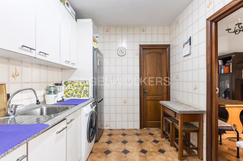 Foto 15fd64e5-4a0f-4bb7-b552-22c85ab8b6ca. Appartement mit heizung parking in Fuente del Berro Madrid