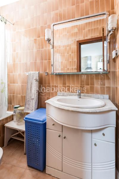 Foto 1712efd3-ae93-473b-9bc2-29375a25b506. Appartement mit heizung parking in Fuente del Berro Madrid