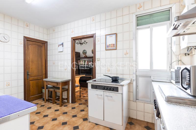 Foto 7b881a2a-238a-4ebd-991f-283d23c3a83f. Appartement mit heizung parking in Fuente del Berro Madrid