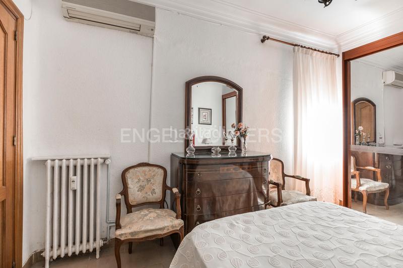 Foto e8238f94-f7b3-4aff-afb6-6d556ab359f2. Appartement mit heizung parking in Fuente del Berro Madrid