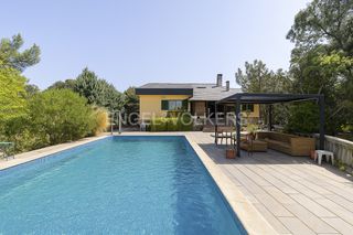 Haus in Cerro Alarcón. Magnífico chalet con gran parcela en valdemorillo