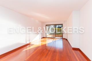 Lloguer Apartament  Avenida de españa. Piso de 2 dormitorios con terraza y piscina.