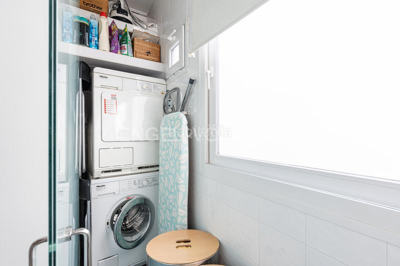 Foto 6298a4f5-07b6-41a5-b154-7a152cd902c2. Àtic amb calefacció aparcament a Ríos Rosas-Nuevos Ministerios Madrid