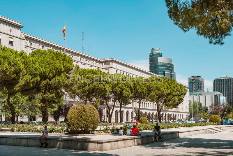 Foto e491afff-0199-41b7-86da-82e0ffd23d0a. Àtic amb calefacció aparcament a Ríos Rosas-Nuevos Ministerios Madrid