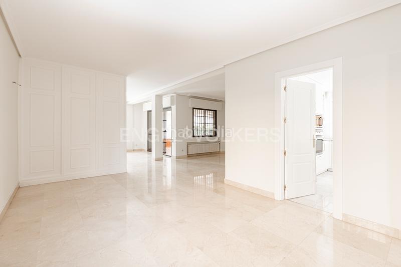 Foto 6cef5e42-88e4-41ce-acde-6778e1a5cce0. Alquiler casa exclusiva casa unifamiliar en Somosaguas Pozuelo de Alarcón