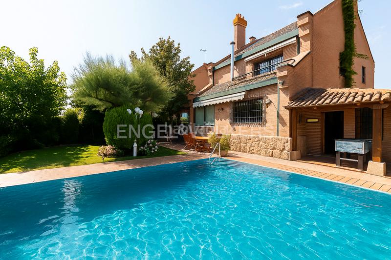 Foto 9baefaf0-b186-452c-91d7-003ddd271b9b. Alquiler casa exclusiva casa unifamiliar en Somosaguas Pozuelo de Alarcón