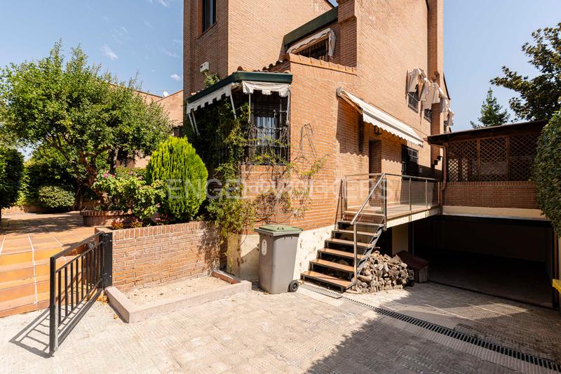 Foto c545d467-6c23-43f2-bd1b-02b2e31d704f. Alquiler casa exclusiva casa unifamiliar en Somosaguas Pozuelo de Alarcón
