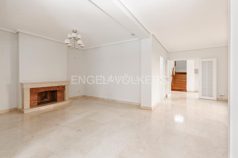 Foto c990b98f-ad28-4594-b5a9-b56a75dbee11. Alquiler casa exclusiva casa unifamiliar en Somosaguas Pozuelo de Alarcón