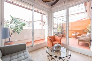 Lloguer Àtic a Cortes-Huertas. Funcional ático de un dormitorio en el corazón de cortes para co