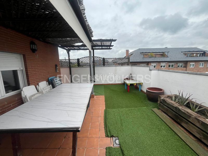 Foto c3a10d56-22fd-481b-8186-1335c2511d45. Miete dachwohnung mit heizung parking pool in Golf-El Carralero Majadahonda