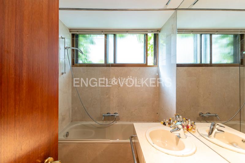 Foto 9842e1a8-7606-4fa9-9cc5-2c516fbed13c. Appartement avec chauffage parking piscine dans San Juan Bautista Madrid