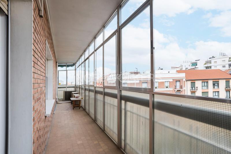 Foto 2b0ec142-ca05-4533-9795-04f45c16b124. Apartamento exclusivo piso con 2 terrazas para reformar en conde duque en Madrid