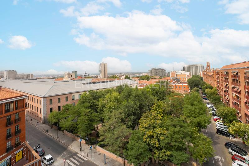 Foto 46a16242-ca26-43e8-a5c5-8a0f3d8f616f. Apartamento exclusivo piso con 2 terrazas para reformar en conde duque en Madrid