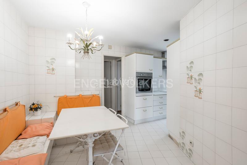 Foto 7b3095c8-5bd5-4812-ba78-3dc4a4293998. Apartamento exclusivo piso con 2 terrazas para reformar en conde duque en Madrid