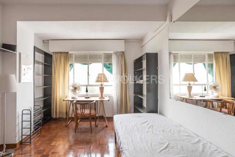 Foto 8be93138-2254-48fb-97a2-a6d069550984. Apartamento exclusivo piso con 2 terrazas para reformar en conde duque en Madrid