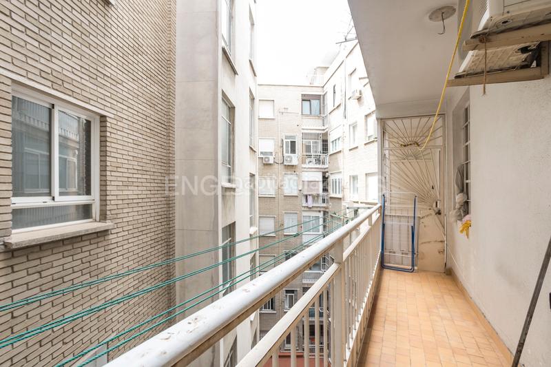 Foto 96ef73cf-6309-46b1-b65a-e65077fbe5f3. Apartamento exclusivo piso con 2 terrazas para reformar en conde duque en Madrid