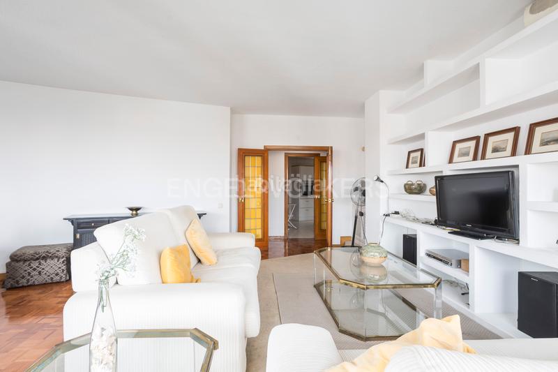 Foto b6497318-5c96-4f68-ae9f-5ae7ca967ac1. Apartamento exclusivo piso con 2 terrazas para reformar en conde duque en Madrid