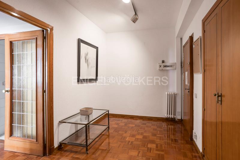 Foto dd0aaae8-84af-45c6-b749-768c8b1360bf. Apartamento exclusivo piso con 2 terrazas para reformar en conde duque en Madrid