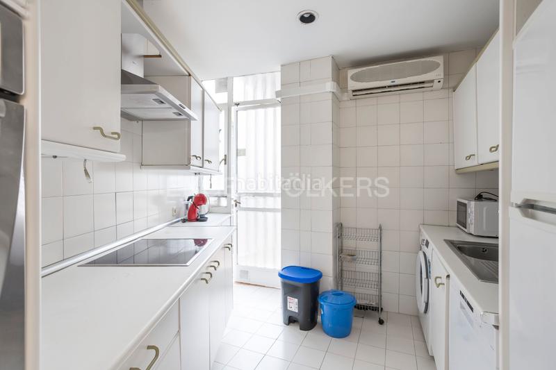 Foto f6c26852-6fa9-460e-bed8-53333cd72977. Apartamento exclusivo piso con 2 terrazas para reformar en conde duque en Madrid