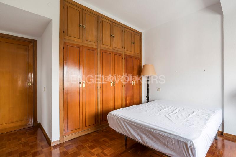 Foto fda595b7-b1df-4810-98d0-3e5922ec2da4. Apartamento exclusivo piso con 2 terrazas para reformar en conde duque en Madrid