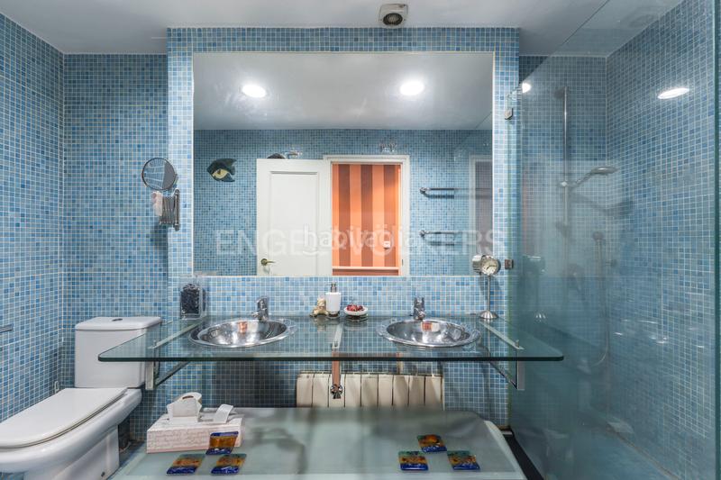 Foto 3f98998c-cb4a-4d47-b56e-b3f2c6d03a30. Apartamento exclusivo piso con terrazas, piscina y zonas deportivas en el corazón de ciudad lineal. en Madrid