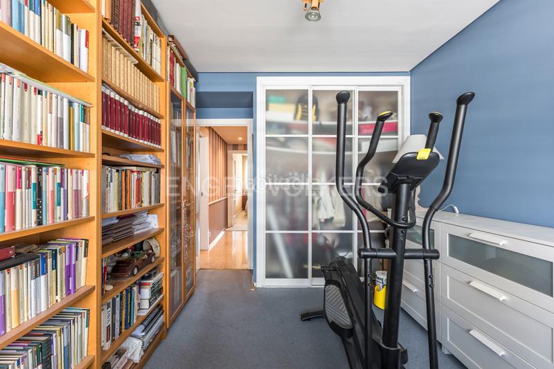 Foto 5e824490-a357-4570-91ed-43841267e946. Apartamento exclusivo piso con terrazas, piscina y zonas deportivas en el corazón de ciudad lineal. en Madrid