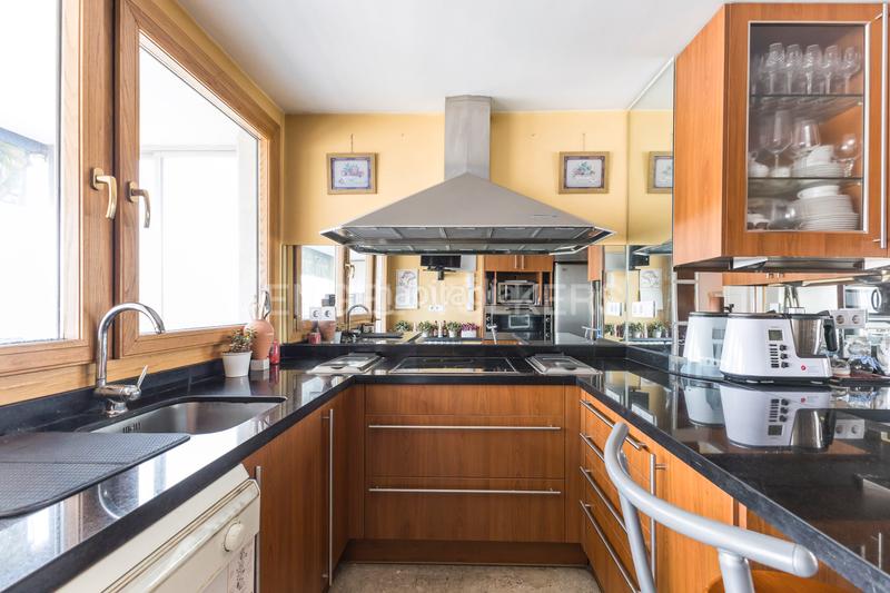 Foto fecf1297-281c-4ddd-953c-1feb1d034914. Apartamento exclusivo piso con terrazas, piscina y zonas deportivas en el corazón de ciudad lineal. en Madrid