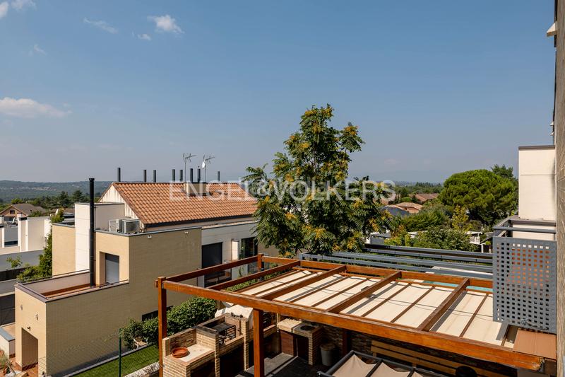 Foto 9aaa2e98-949e-4a69-8df5-18c9b0a6ad4e. Alquiler casa chalet adosado . en Colonia Torrelodones