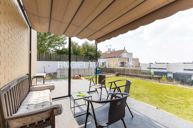 Foto 858d5776-fda0-42b9-b783-50a9a708cd62. Location maison avec chauffage parking dans Colonia Torrelodones