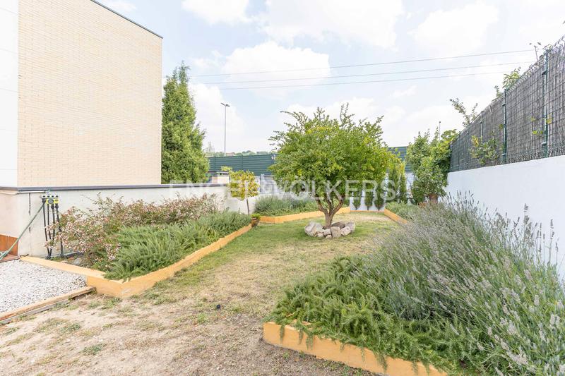 Foto 51c5d7ae-9f9b-4e09-b26a-145a2eee1e49. Rent house with heating parking in Colonia Torrelodones