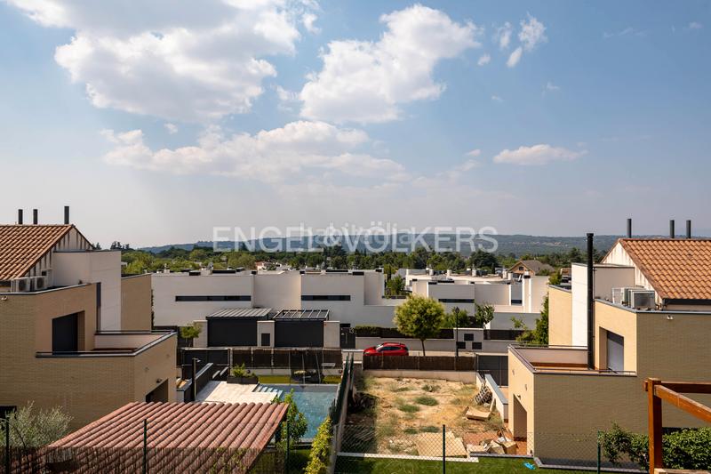 Foto f1172ec9-2625-4fc5-9f52-b9d04e73be38. Rent house with heating parking in Colonia Torrelodones