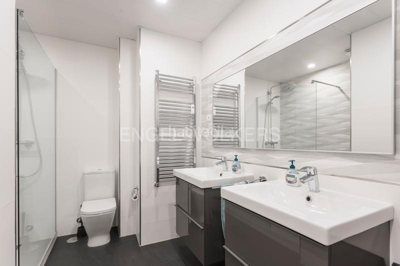 Foto 3e8e6a25-d0c8-41db-a6ea-2340010d387f. Apartamento engel völkers presenta esta exclusiva propiedad en el distrito de salamanca en Madrid