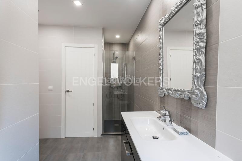 Foto 4b53e90d-8fda-41a3-b487-37cf5ff70136. Apartamento engel völkers presenta esta exclusiva propiedad en el distrito de salamanca en Madrid