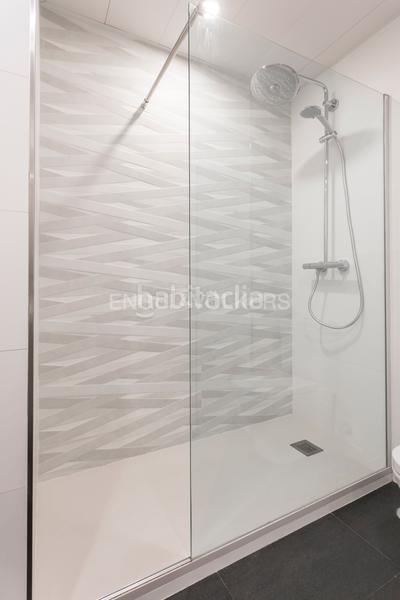 Foto bdc6a29b-48d0-4f18-b9dc-119cf65f5d77. Apartamento engel völkers presenta esta exclusiva propiedad en el distrito de salamanca en Madrid