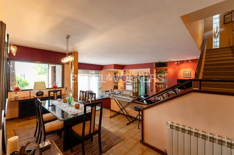 Foto 31dac435-525b-4e4d-b244-b3bb14dbe880. Casa amb calefacció aparcament a Parquelagos-Puente Nuevo Galapagar