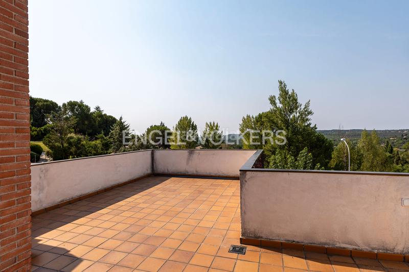 Foto 3523bb93-1266-45de-ad33-cf2d85ebf617. Casa amb calefacció aparcament a Parquelagos-Puente Nuevo Galapagar