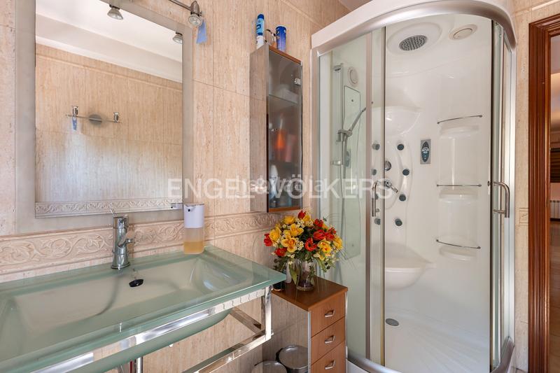 Foto 35703b3b-3e22-4129-a9b2-6ff078372792. Casa amb calefacció aparcament a Parquelagos-Puente Nuevo Galapagar